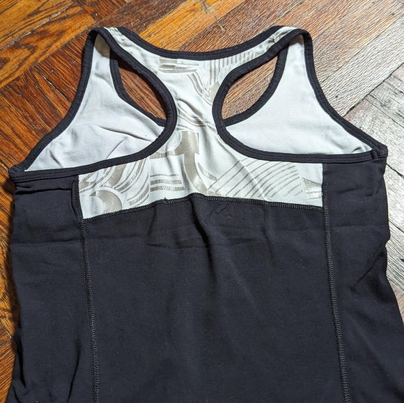 Bebe tank top workout - Picture 3 of 10